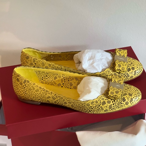 Salvatore Ferragamo yellow flat ballerinas. - Picture 4 of 6